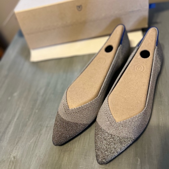 Rothy’s silver metallic size 8 like new - Picture 3 of 4